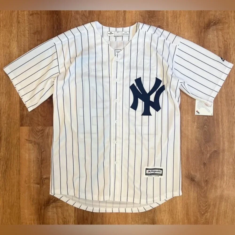 NWT Majestic MLB GENUINE MERCHANDISE COOL BASE Yankees #24 SANCHEZ Jersey MEDIUM